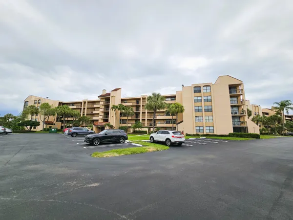 $1,995 | 2255 Lindell Boulevard, Unit 4511, Delray Beach, FL 33444