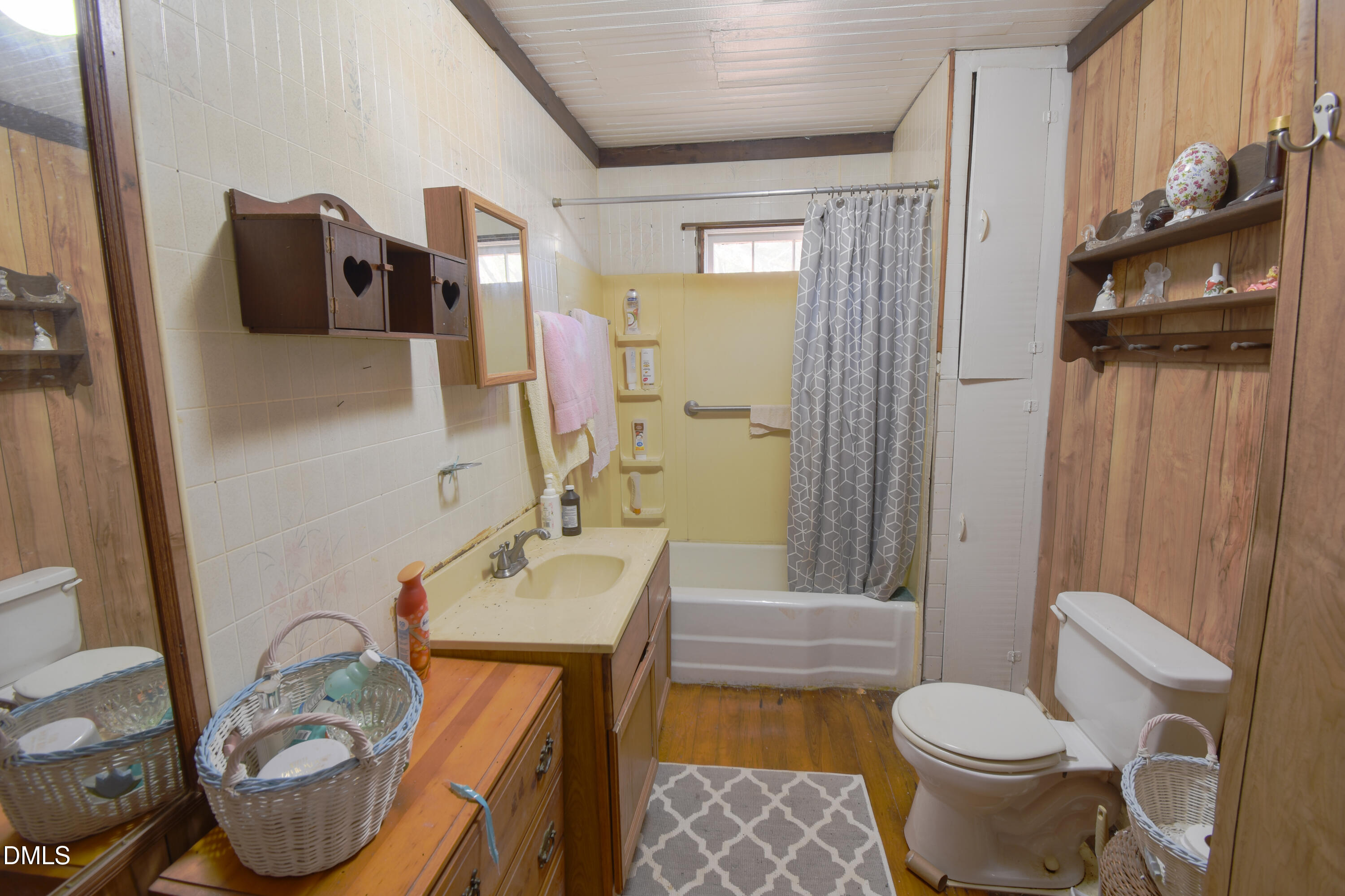 847 Brantleytown Road Zebulon, NC 27597 - Photo 11 of 21 Bathroom1
