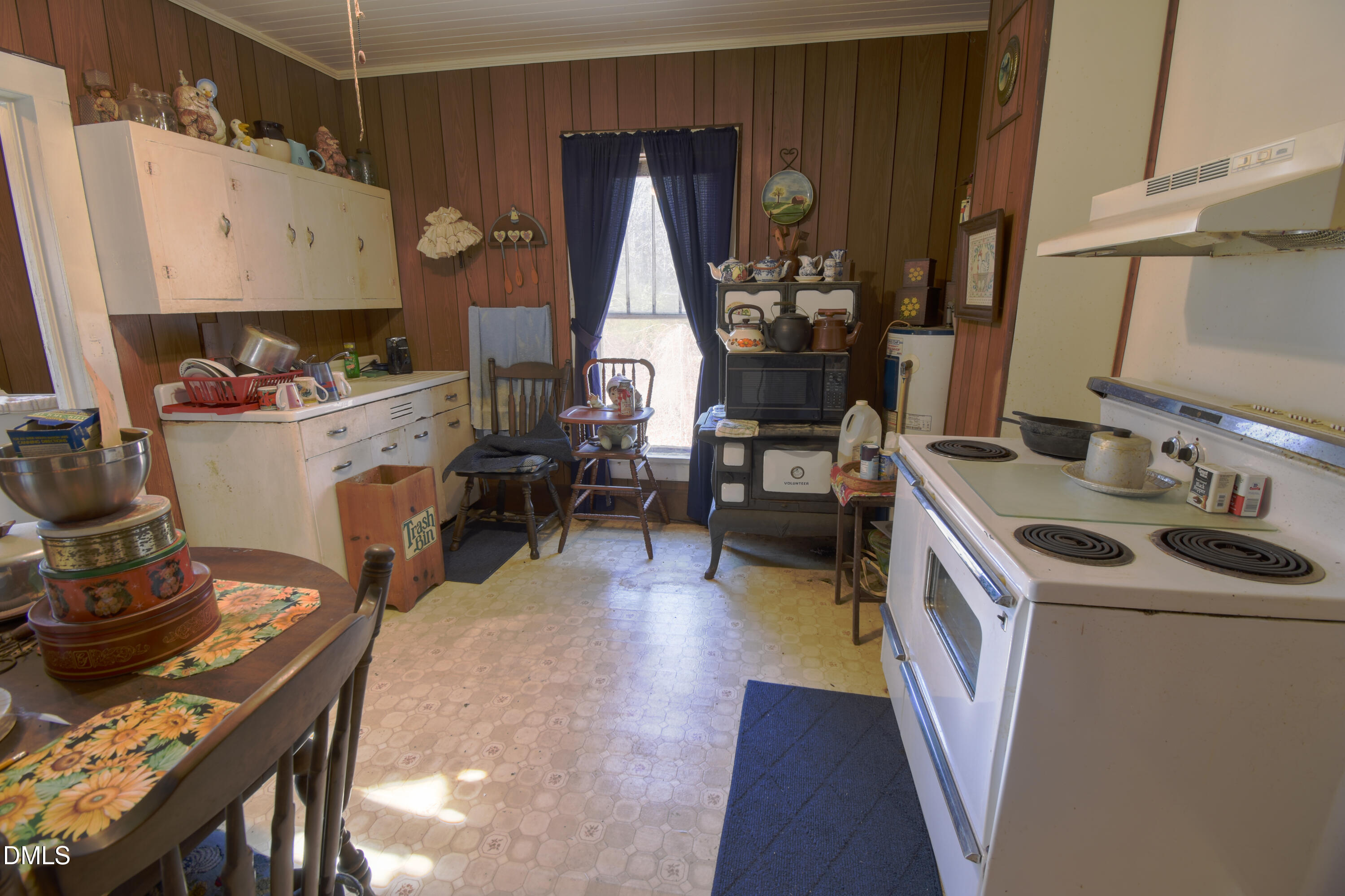 847 Brantleytown Road Zebulon, NC 27597 - Photo 5 of 21 Kitchen1