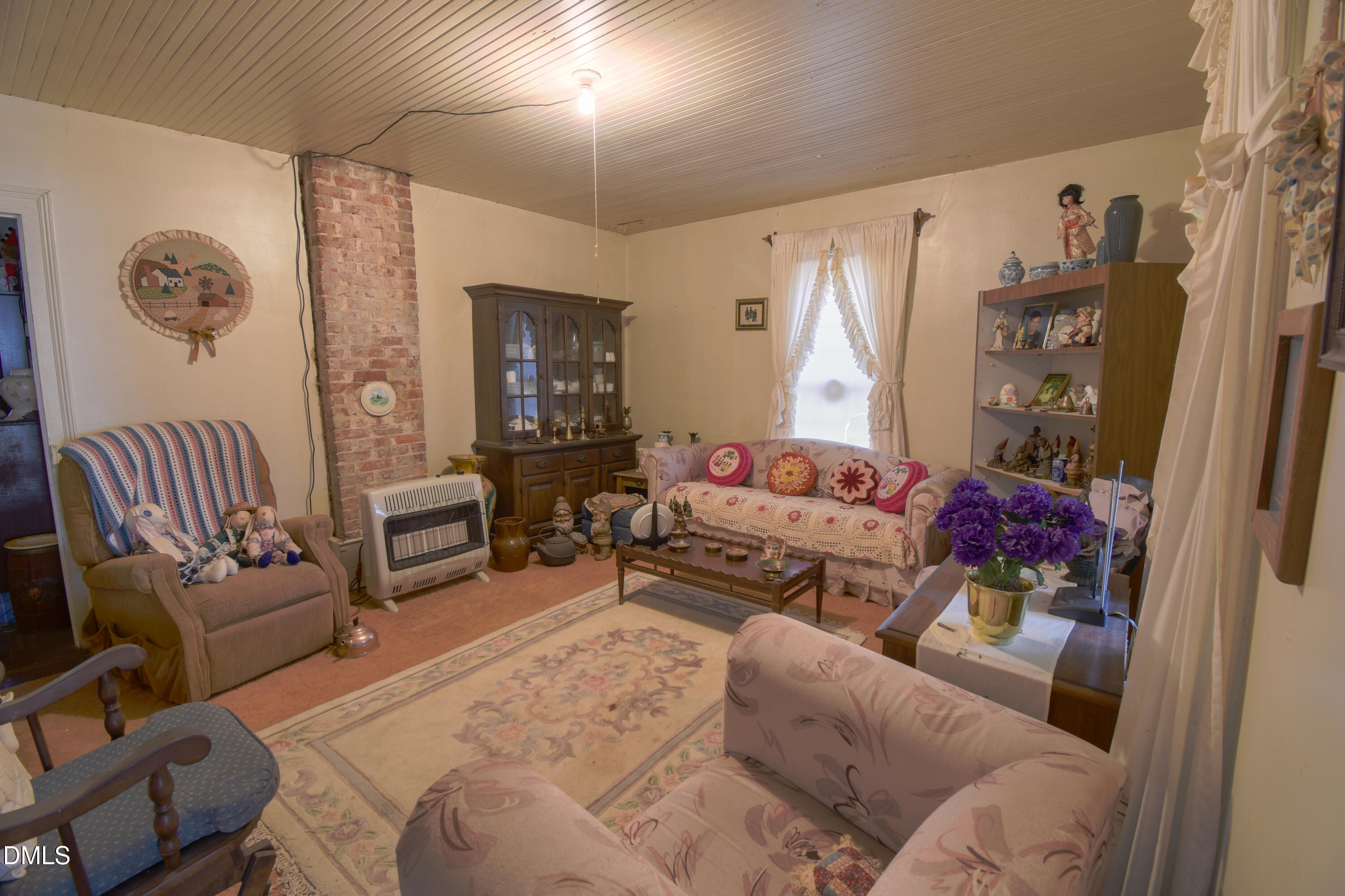 847 Brantleytown Road Zebulon, NC 27597 - Photo 6 of 21 LivingRoom