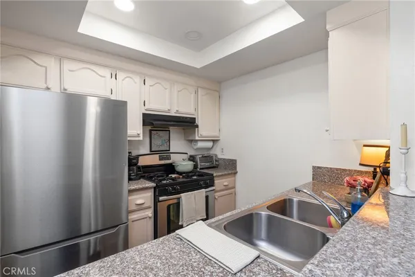$380,000 | 21913 Belshire Avenue, Unit 12, Hawaiian Gardens, CA 90716