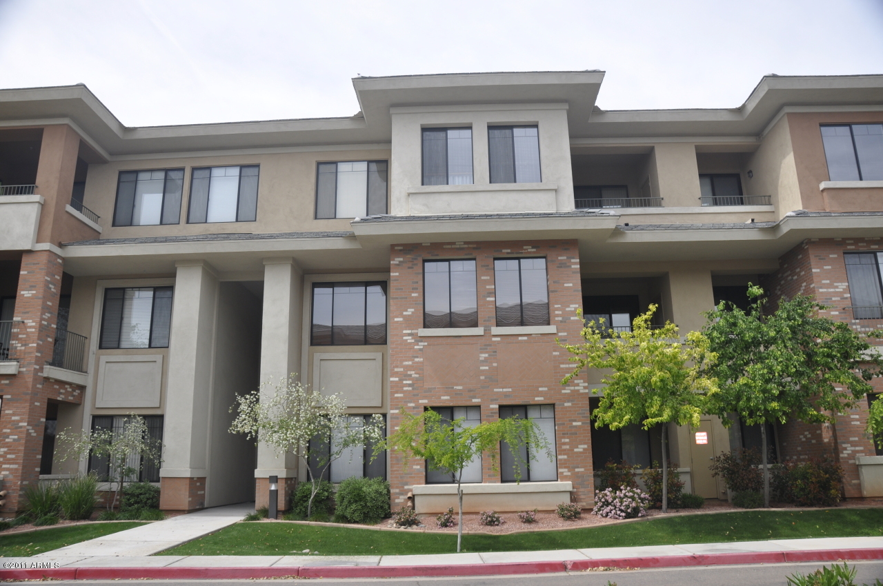 4488 East Thomas Road, Unit 3013 Phoenix, AZ 85018 - Photo 1 of 1 a front view of a house