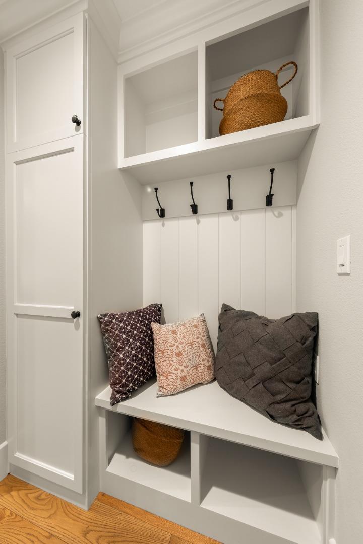 425 Robin Ridge Way Campbell, CA 95008 - Photo 44 of 46 a living room with furniture