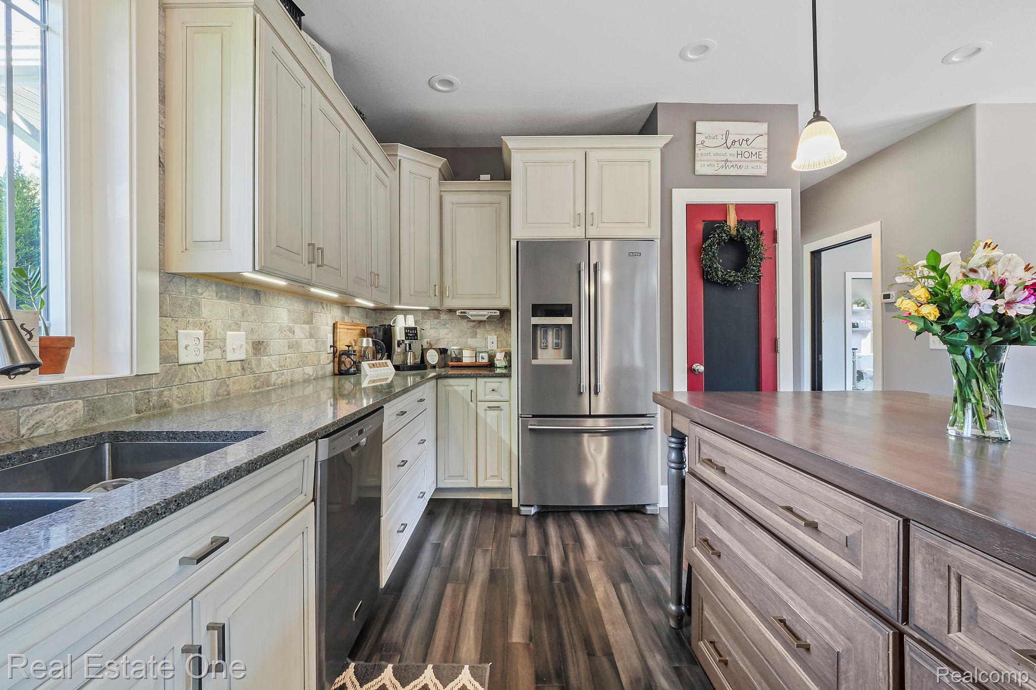 802 West Potter Road Traverse City, MI 49696 - Photo 33 of 83 40-web-or-mls-R1017752.JPG