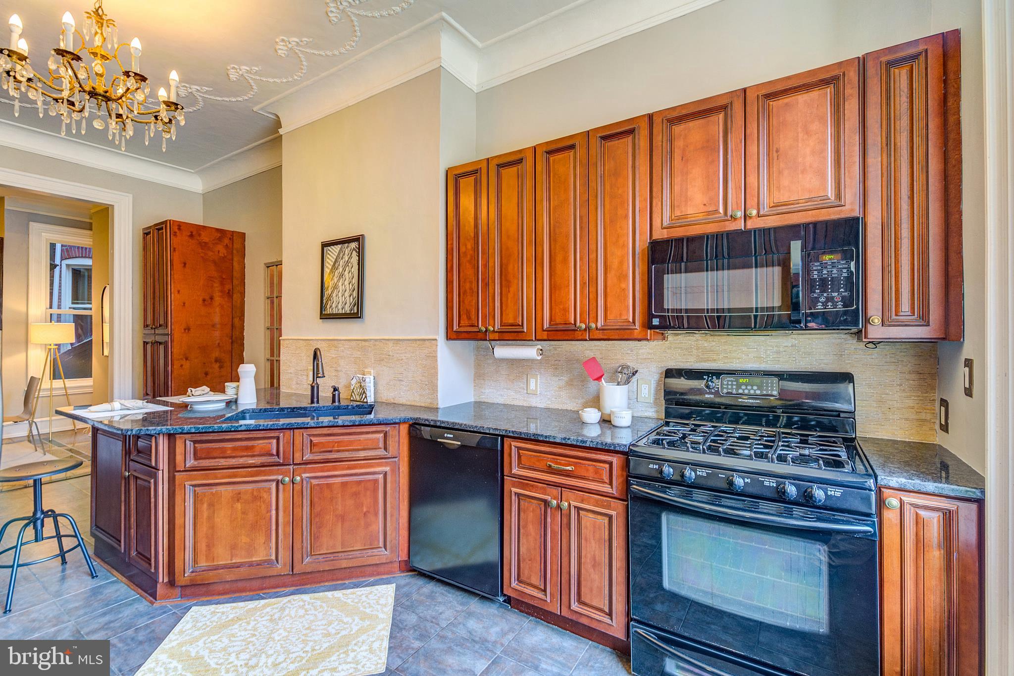 276 South 23rd Street Philadelphia, PA 19103 - Photo 5 of 32