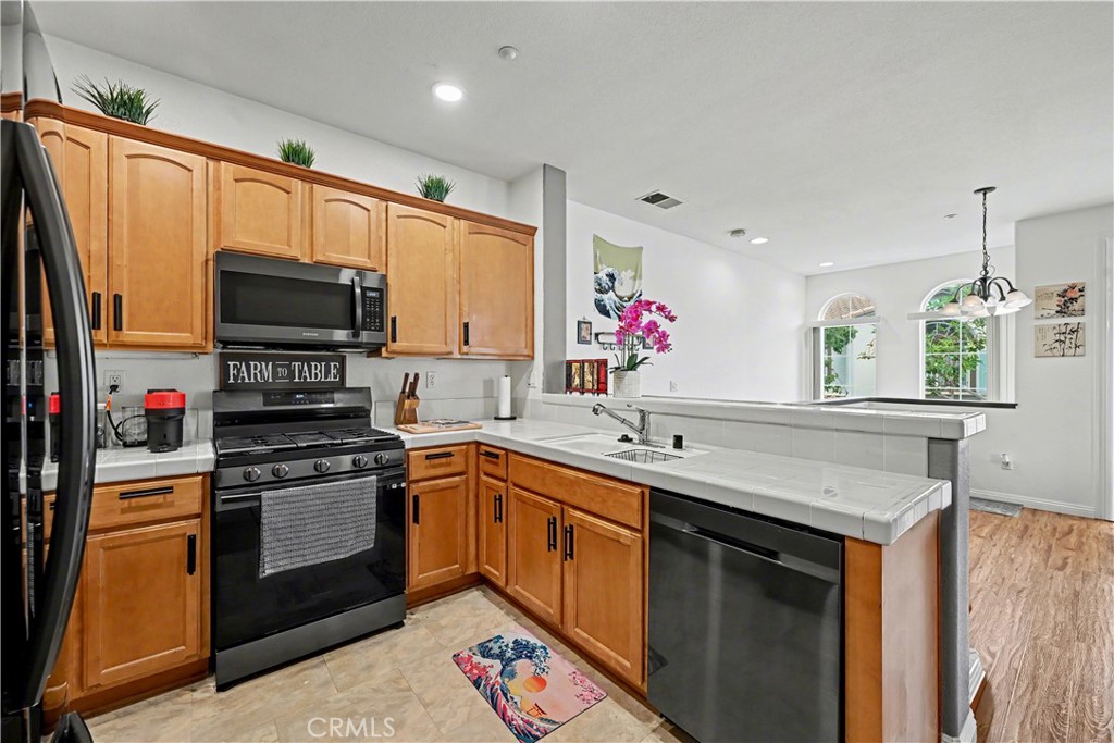 293 Reef Point Way, Unit 6 Oceanside, CA 92058 - Photo 11 of 30