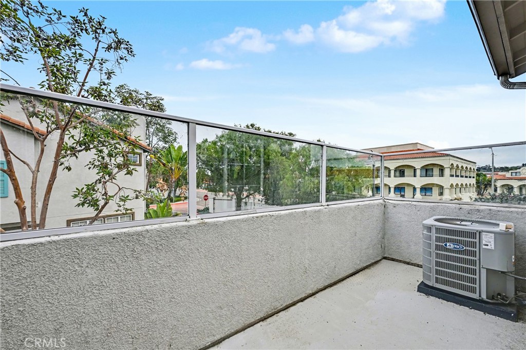 293 Reef Point Way, Unit 6 Oceanside, CA 92058 - Photo 21 of 30