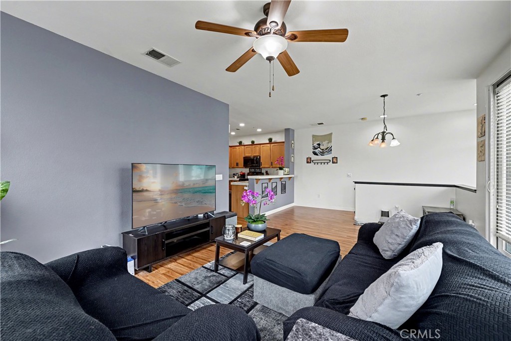 293 Reef Point Way, Unit 6 Oceanside, CA 92058 - Photo 8 of 30