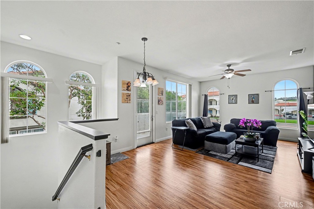 293 Reef Point Way, Unit 6 Oceanside, CA 92058 - Photo 9 of 30