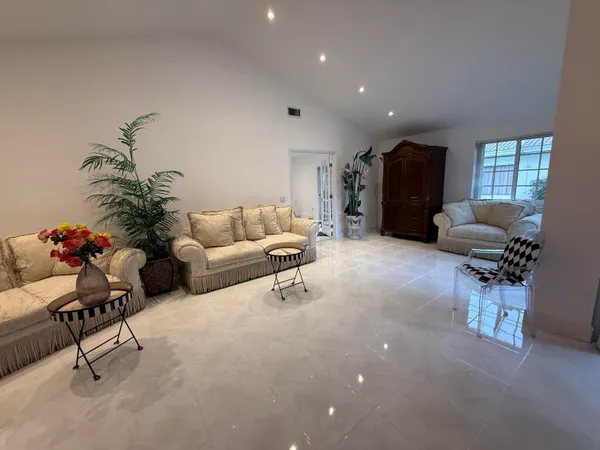 $598,500 | 6105 Via Laguna Lane, Boca Raton, FL 33433