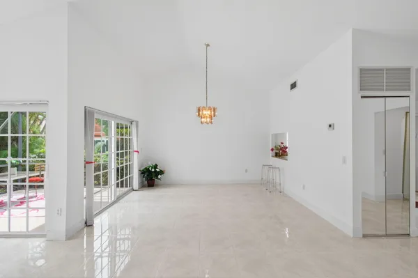 $598,500 | 6105 Via Laguna Lane, Boca Raton, FL 33433