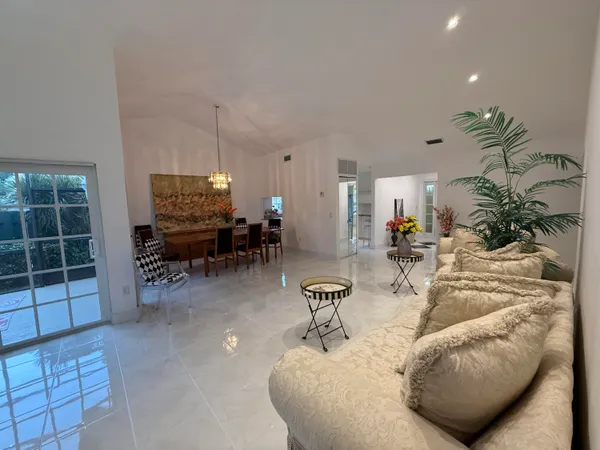 $598,500 | 6105 Via Laguna Lane, Boca Raton, FL 33433