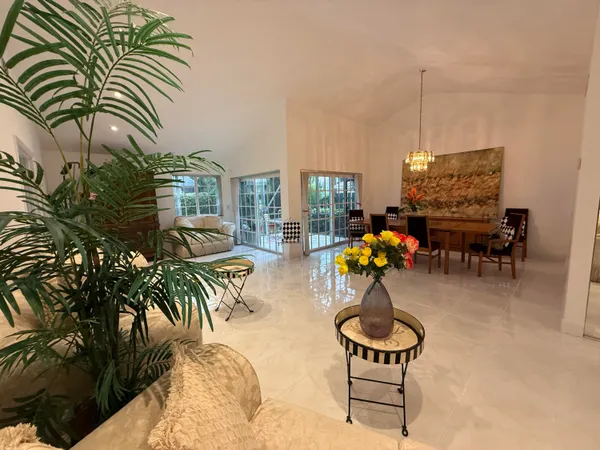 $598,500 | 6105 Via Laguna Lane, Boca Raton, FL 33433