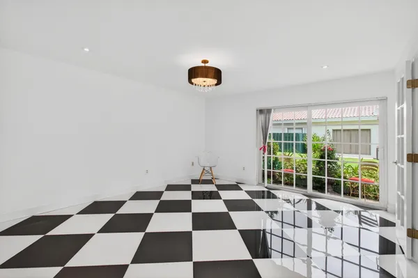 $598,500 | 6105 Via Laguna Lane, Boca Raton, FL 33433