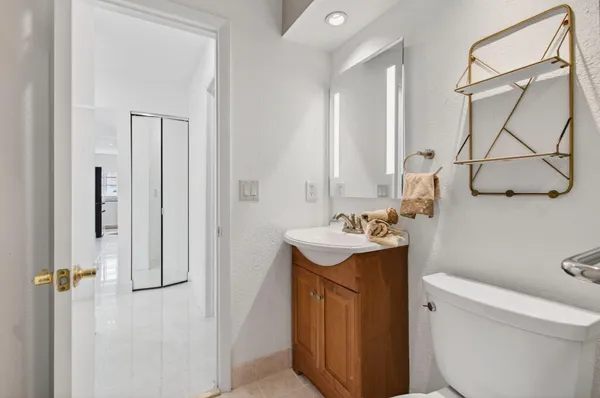 $598,500 | 6105 Via Laguna Lane, Boca Raton, FL 33433