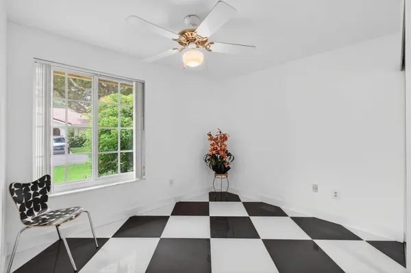 $598,500 | 6105 Via Laguna Lane, Boca Raton, FL 33433