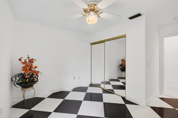 $598,500 | 6105 Via Laguna Lane, Boca Raton, FL 33433
