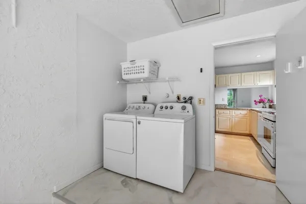 $598,500 | 6105 Via Laguna Lane, Boca Raton, FL 33433