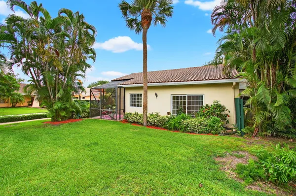 $598,500 | 6105 Via Laguna Lane, Boca Raton, FL 33433