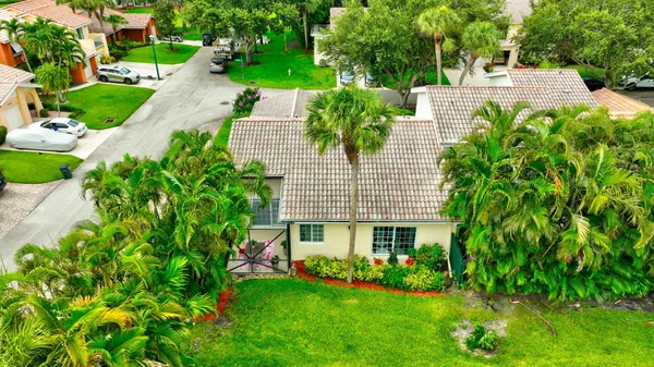 $598,500 | 6105 Via Laguna Lane, Boca Raton, FL 33433