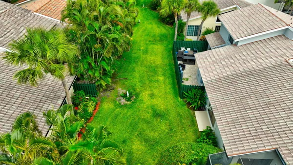 $598,500 | 6105 Via Laguna Lane, Boca Raton, FL 33433