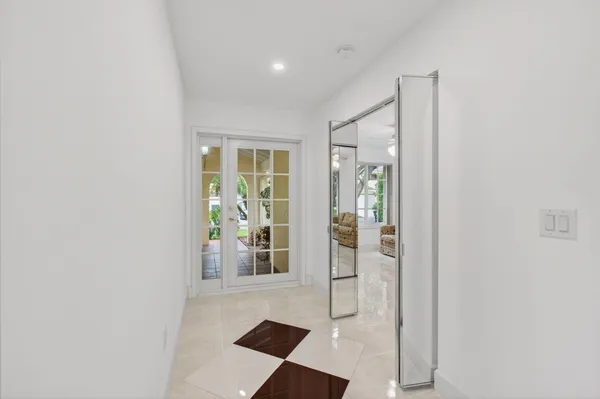 $598,500 | 6105 Via Laguna Lane, Boca Raton, FL 33433