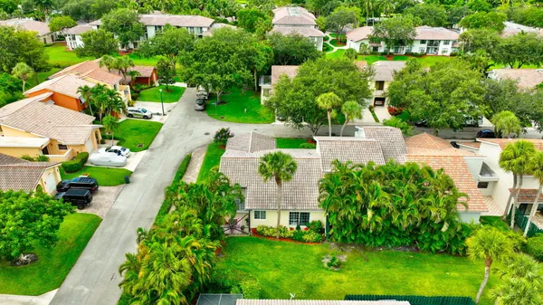 $598,500 | 6105 Via Laguna Lane, Boca Raton, FL 33433