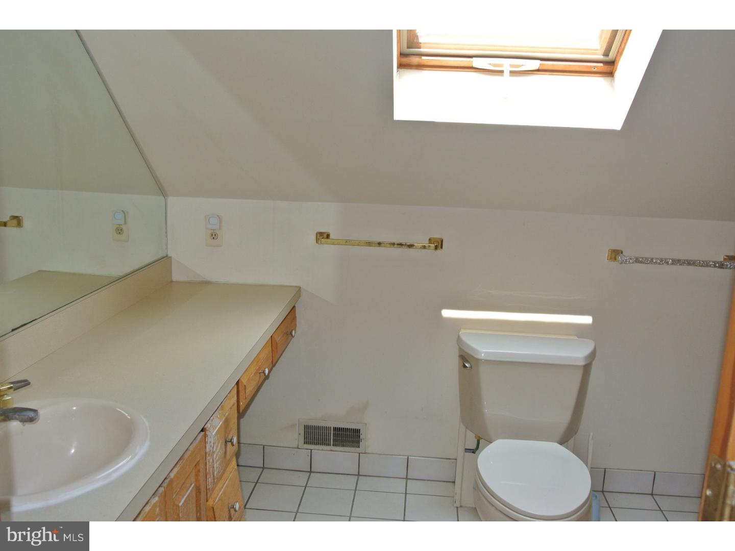 3300 Klockner Road Hamilton Square, NJ 08690 - Photo 17 of 19 Bathroom