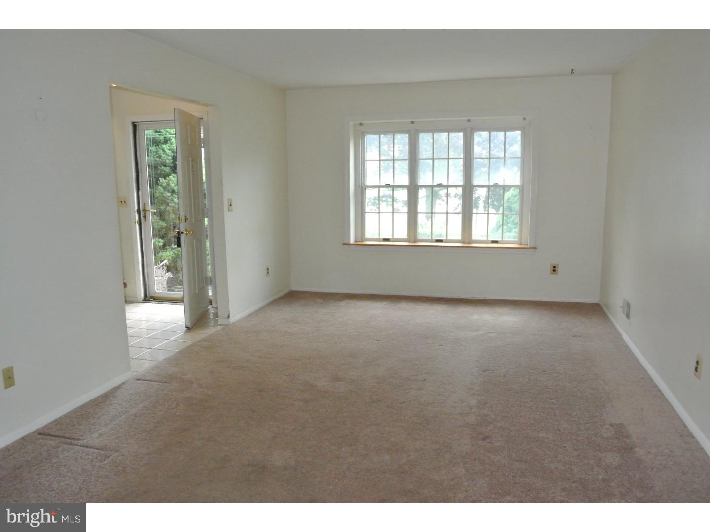 3300 Klockner Road Hamilton Square, NJ 08690 - Photo 7 of 19 Living Room