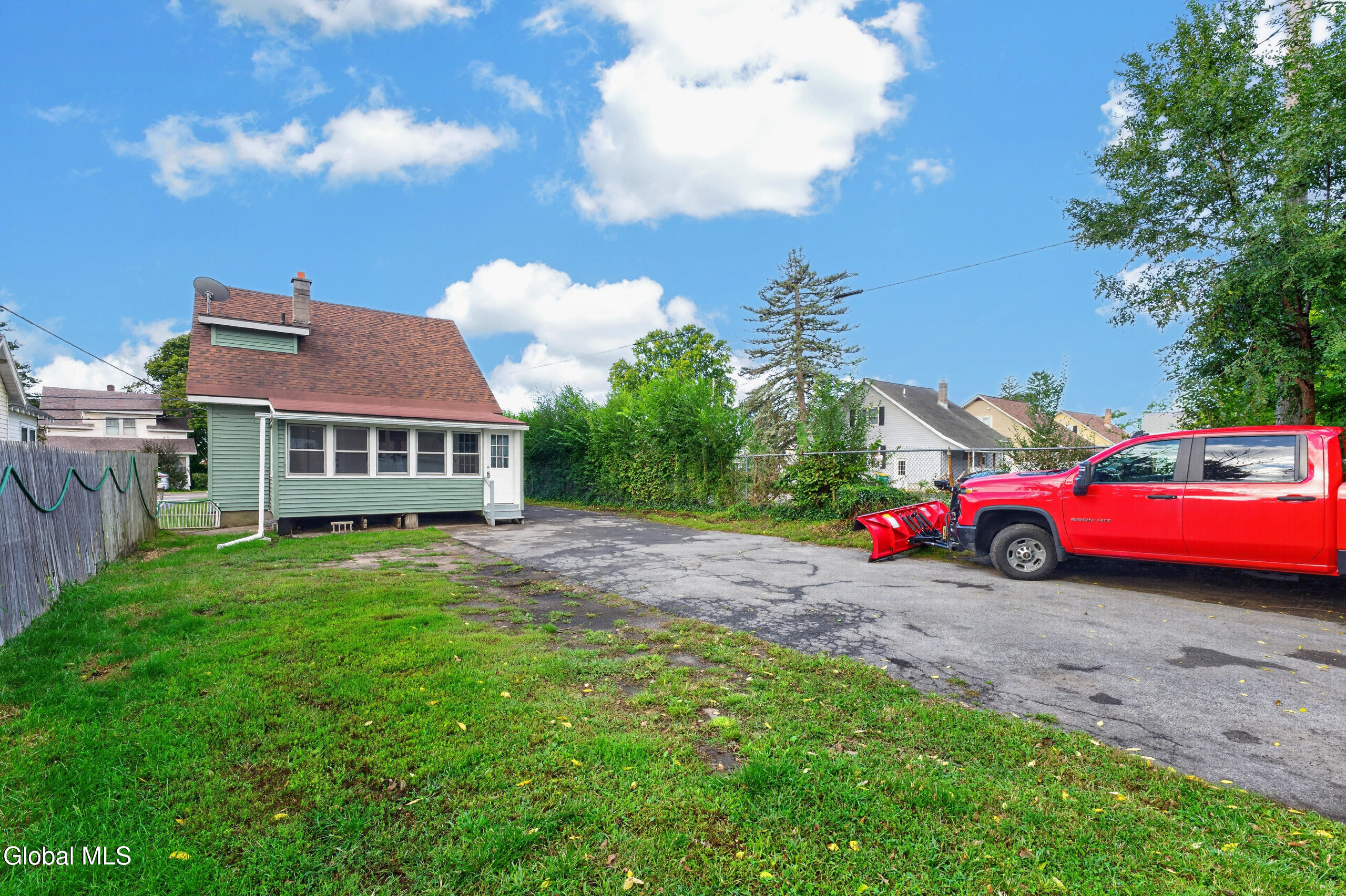 725 Curry Road Rotterdam, NY 12306 - Photo 33 of 40 Yard (4)