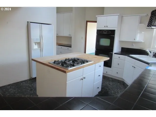 $425,000 | 29820 Mary Street, Gold Beach, OR 97444