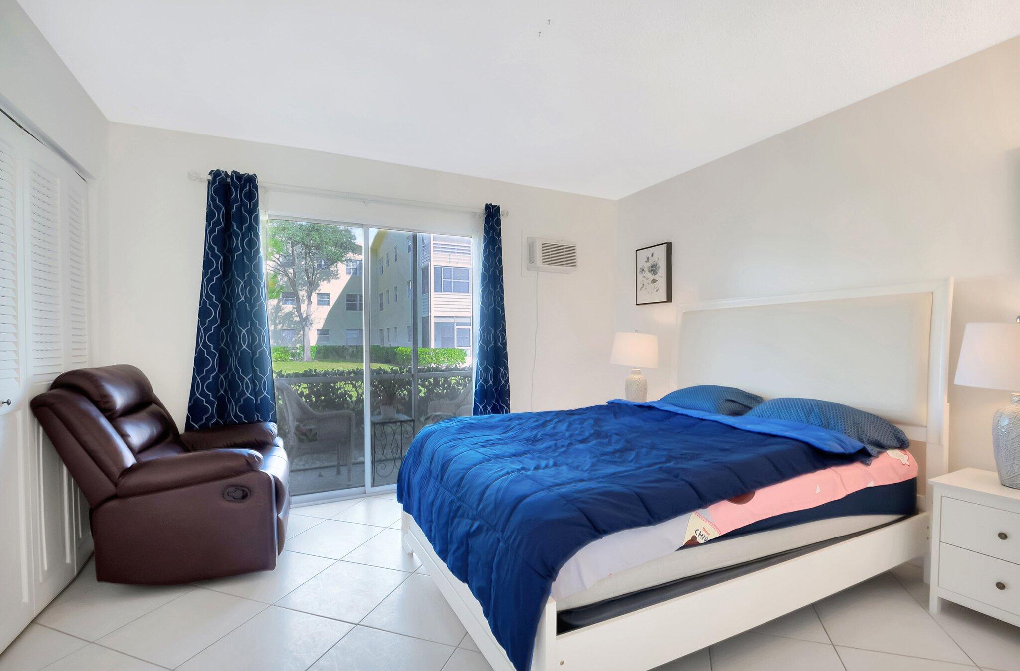 176 Dorset East, Unit E Boca Raton, FL 33434 - Photo 11 of 39 Primary Bedroom