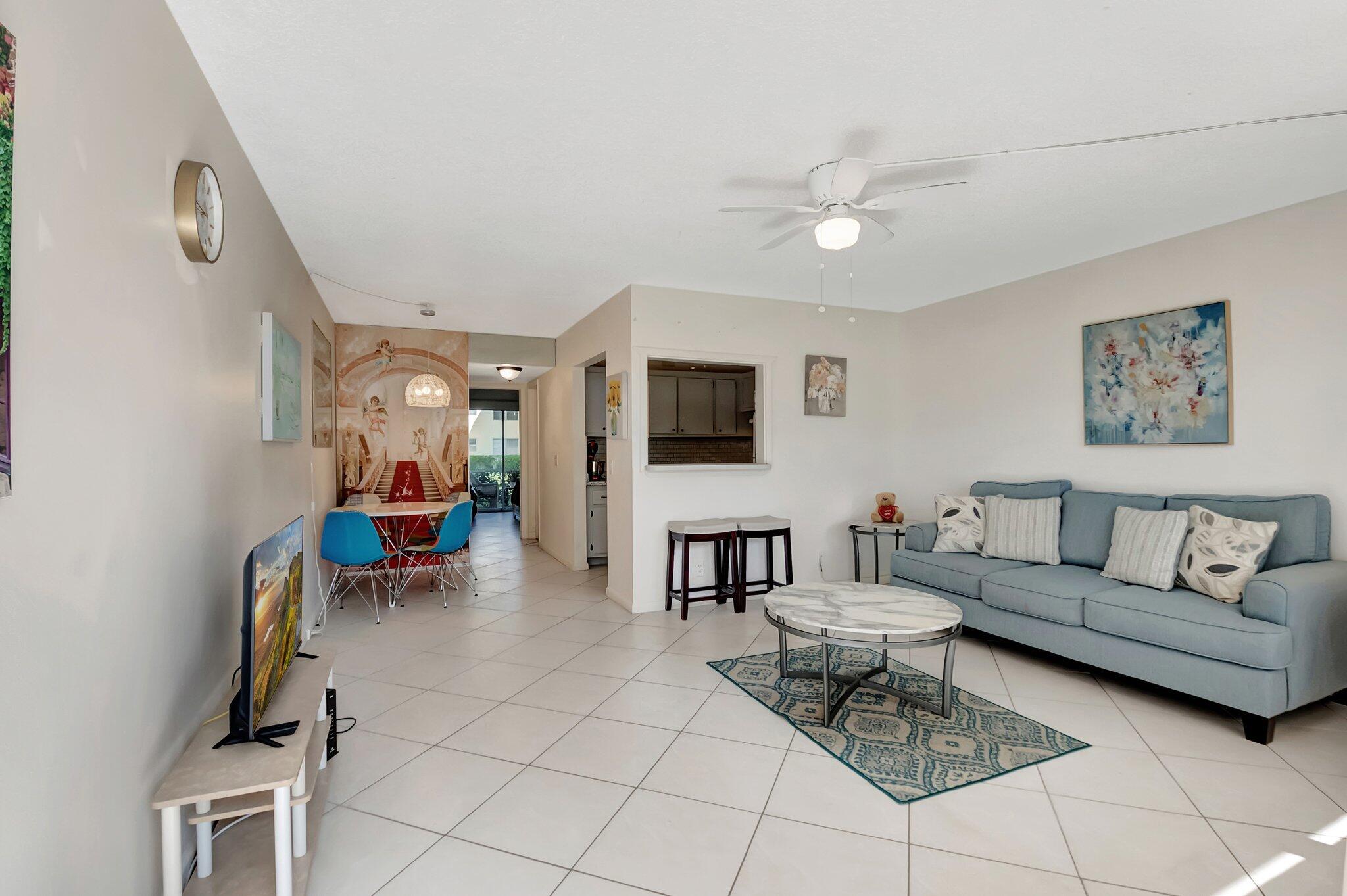 176 Dorset East, Unit E Boca Raton, FL 33434 - Photo 5 of 39 Dining area