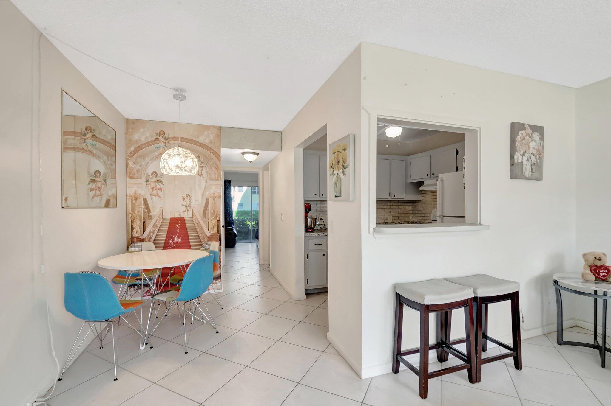 176 Dorset East, Unit E Boca Raton, FL 33434 - Photo 6 of 39 Dining area