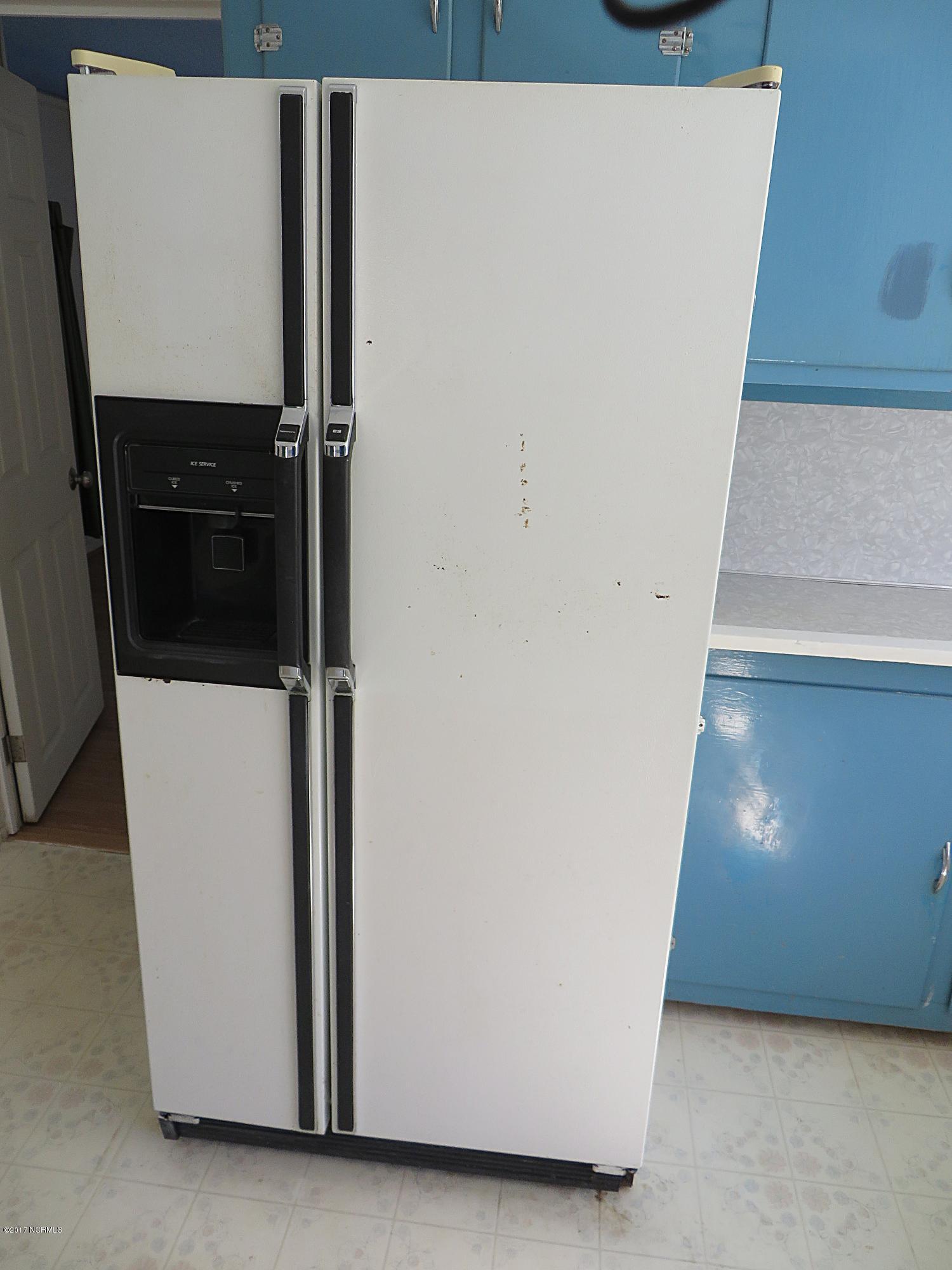 601 Ruth Avenue New Bern, NC 28560 - Photo 12 of 27 Refrigerator