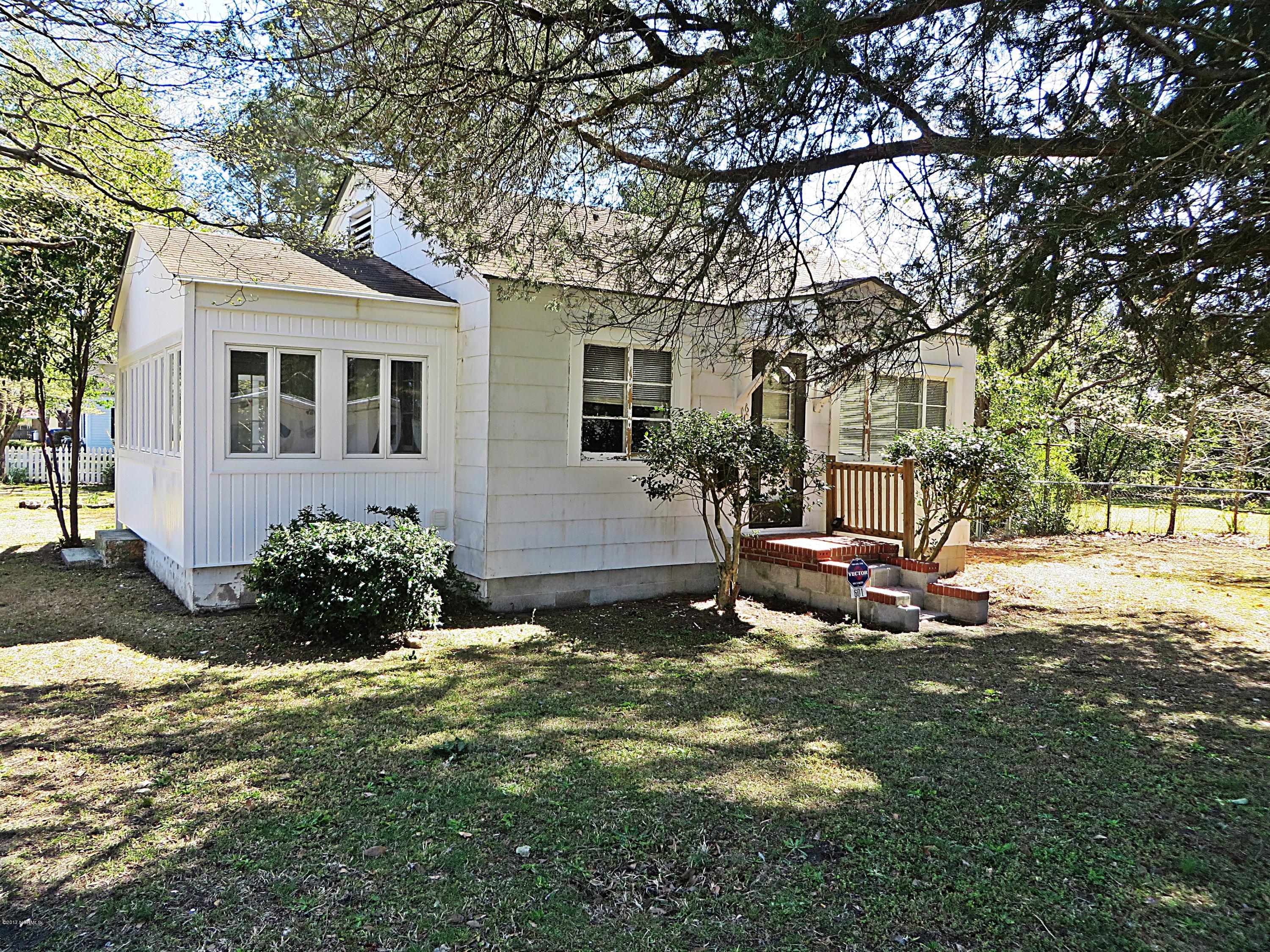 Nice Corner Lot