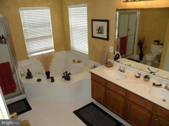 6 Archer Road Fredericksburg, VA 22405 - Photo 16 of 24 Dual Vanities and Soaking Tub in Master Bath.