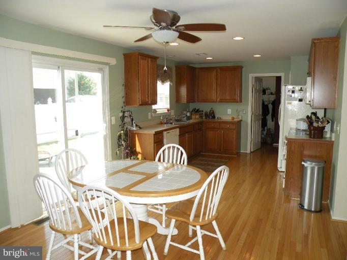 6 Archer Road Fredericksburg, VA 22405 - Photo 7 of 24 Breakfast Area with walkout to Patio.