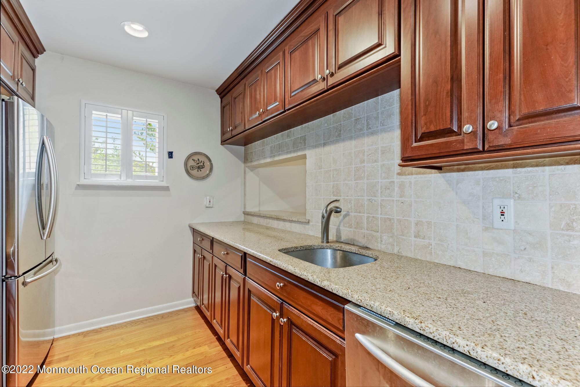 43 Locust Way Spring Lake Heights, NJ 07762 - Photo 8 of 32 009_43_LOCUST_WAY_379956_712530