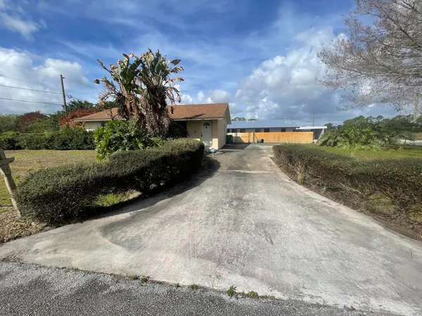 $2,100 | 3101 Ave T, Fort Pierce, FL 34947