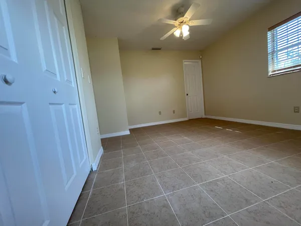 $2,100 | 3101 Ave T, Fort Pierce, FL 34947