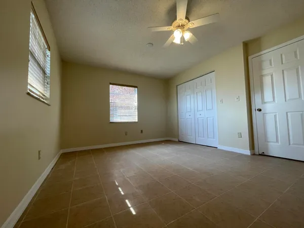 $2,100 | 3101 Ave T, Fort Pierce, FL 34947