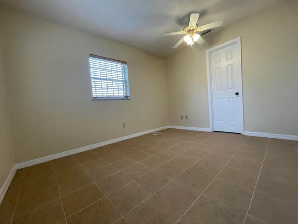 $2,100 | 3101 Ave T, Fort Pierce, FL 34947