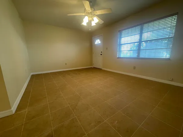 $2,100 | 3101 Ave T, Fort Pierce, FL 34947