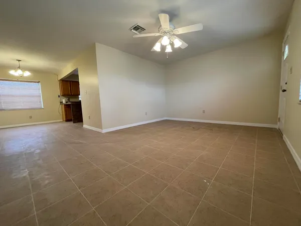 $2,100 | 3101 Ave T, Fort Pierce, FL 34947