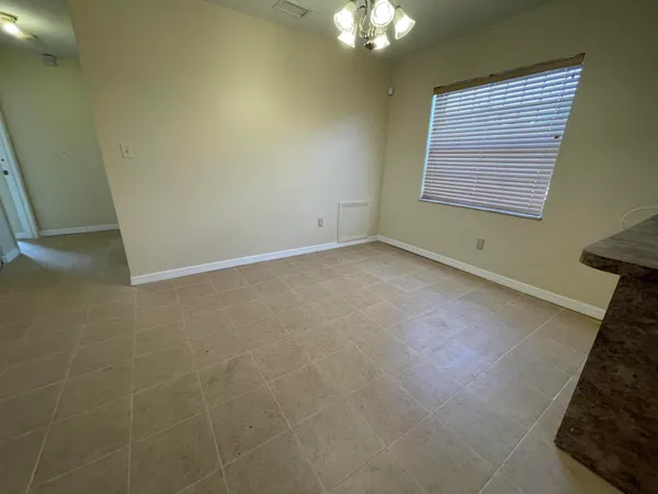 $2,100 | 3101 Ave T, Fort Pierce, FL 34947