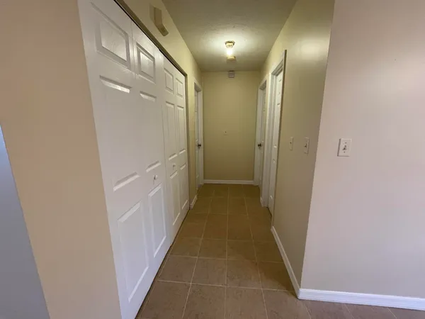 $2,100 | 3101 Ave T, Fort Pierce, FL 34947