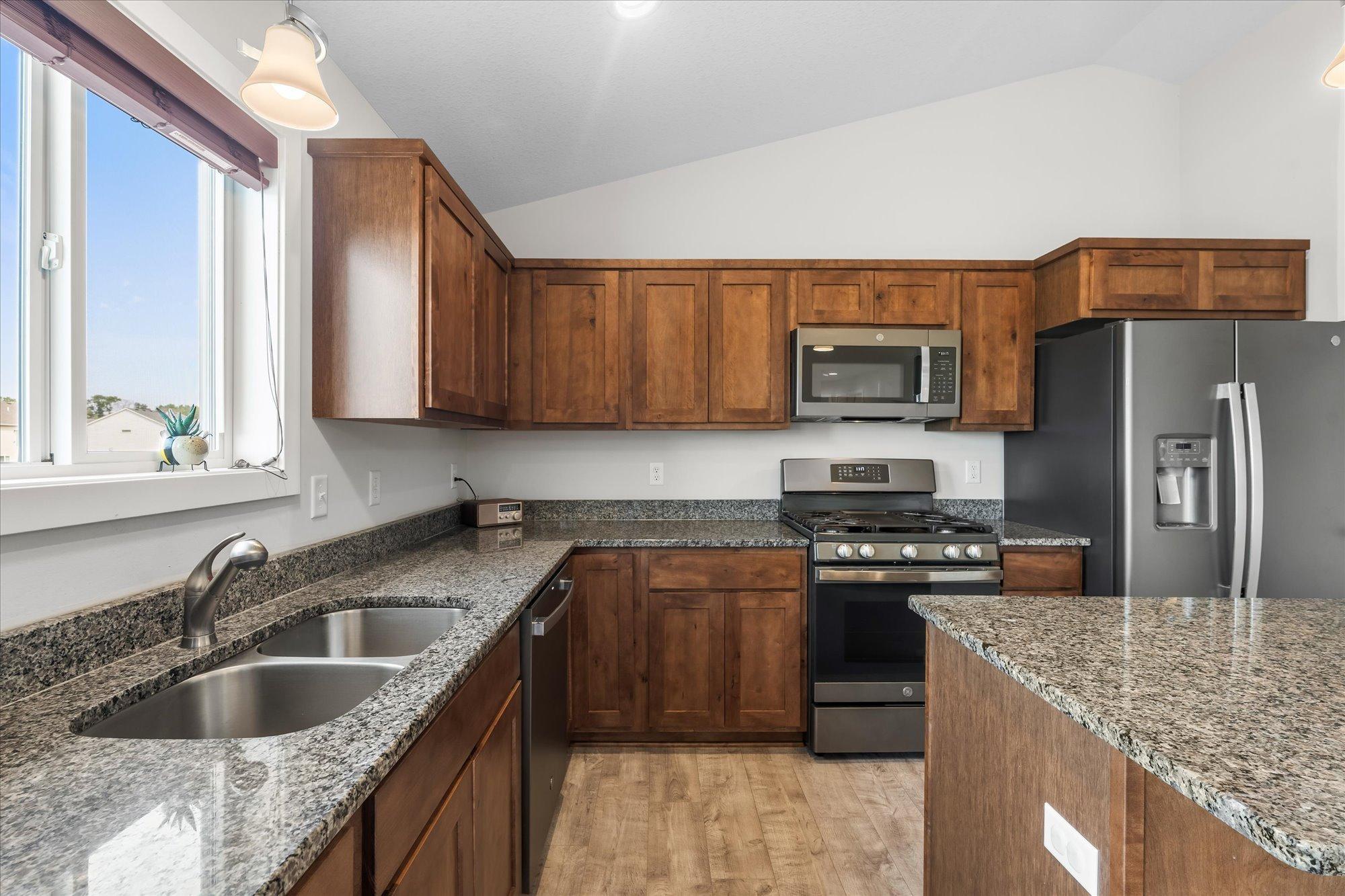 309 Walnut Lane Somerset, WI 54025 - Photo 13 of 48