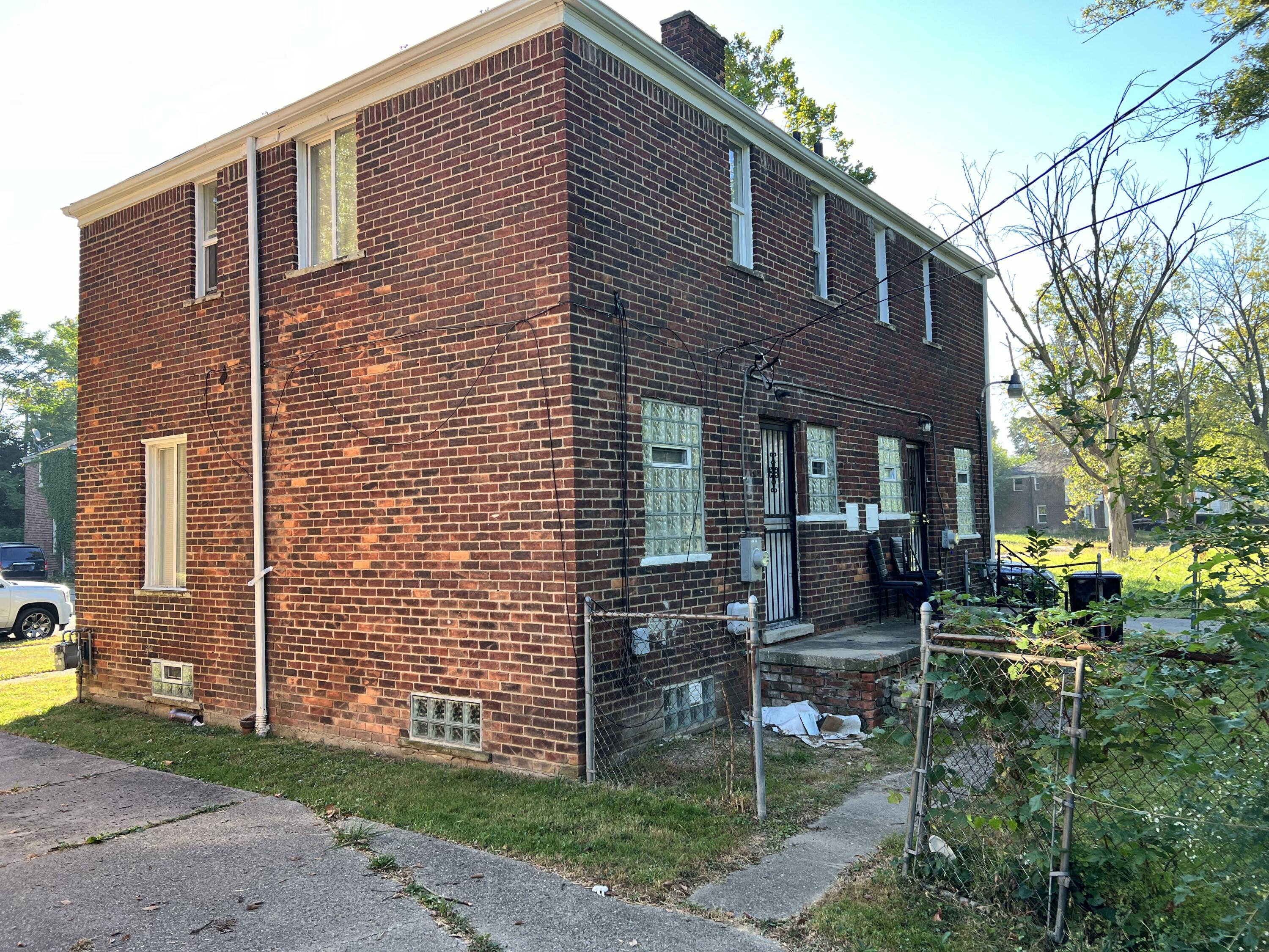 9151 Mansfield Street Detroit, MI 48228 - Photo 11 of 13 IMG_0659