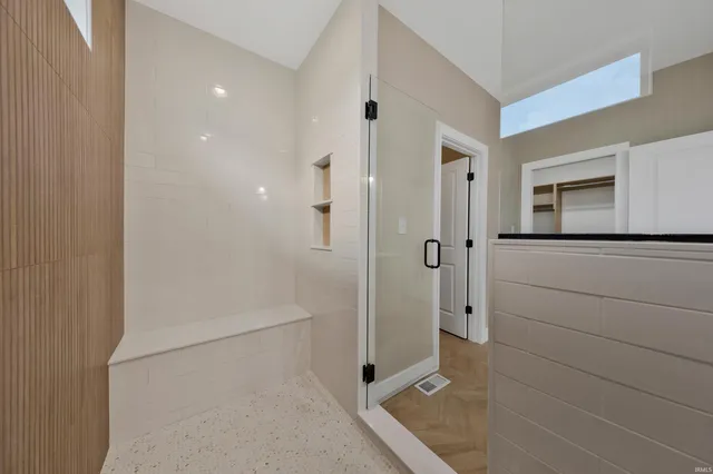 $549,900 | 19014 Amherst Lane, Evansville, IN 47725